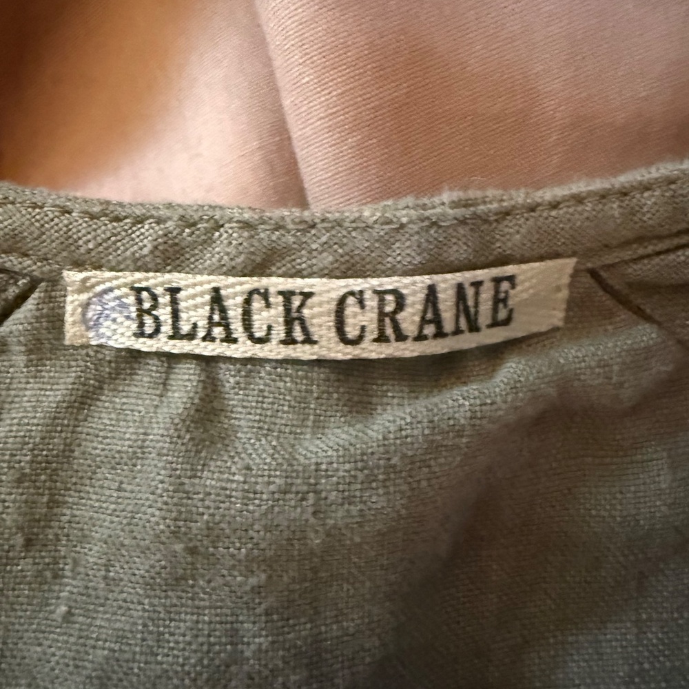 Black Crane "Back Slit" Linen Dress - Picture 5 of 6